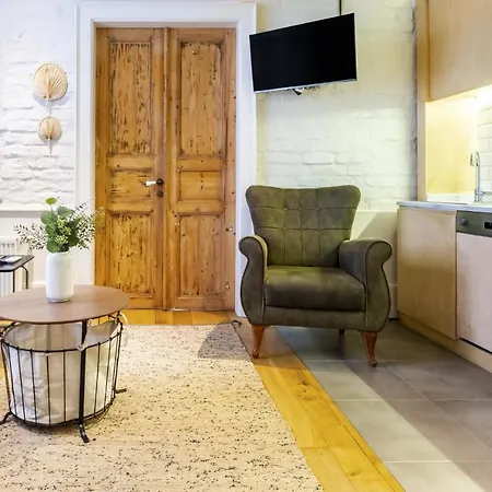 Dreamy And Flat In Beyoglu Apartment